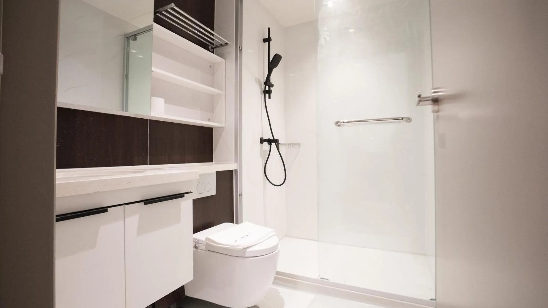 קוטה קינבלו Bay Suites By Pinstay Plus 0*, קוטה קינבלו